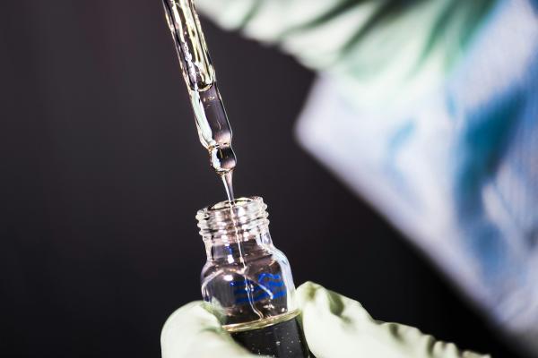 Laborbútorok szerepe a hatékony és biztonságos laboratóriumi munkában